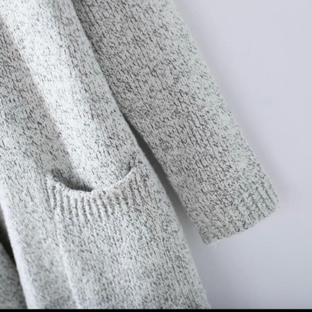 1 Left! Cozy Gray Long Knit Cardigan w/ Pockets - Picture 5 of 7